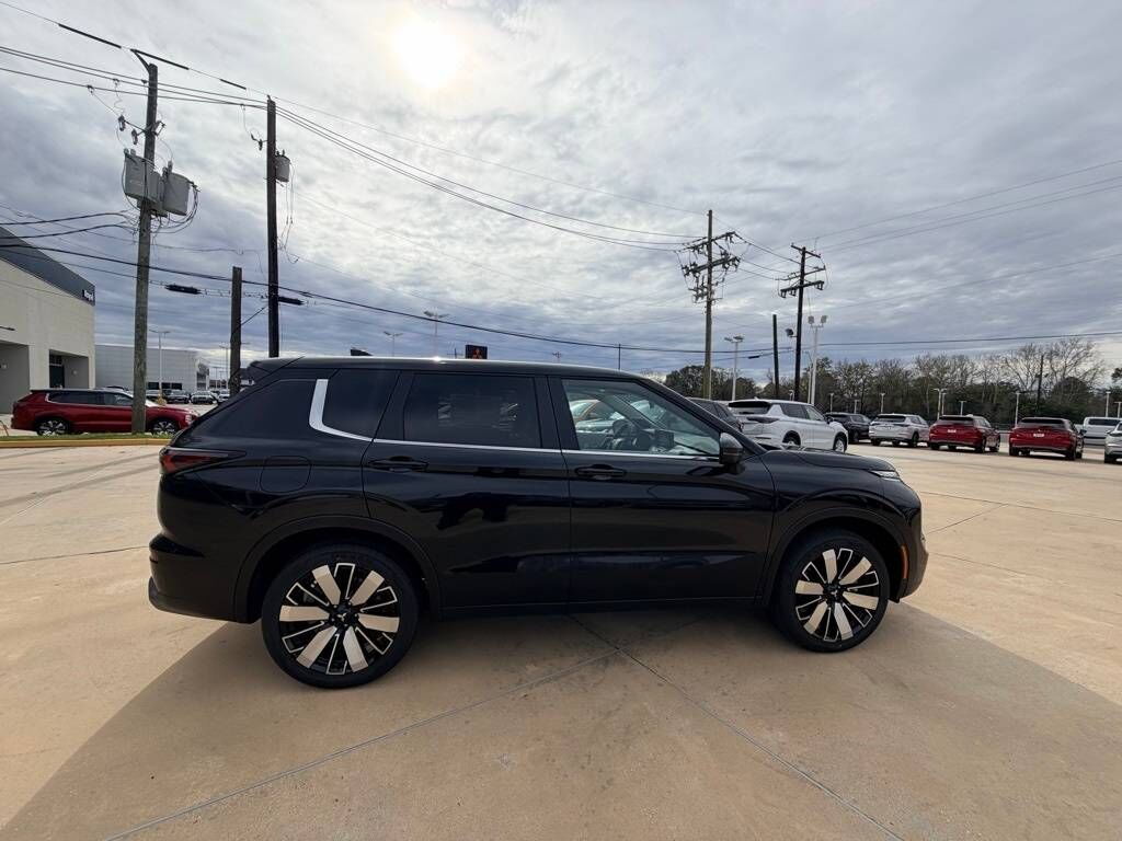 2026 MITSUBISHI Outlander