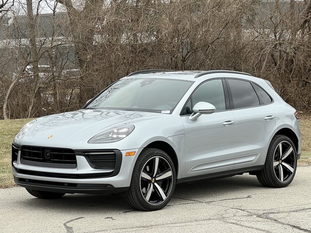 2025 PORSCHE Macan