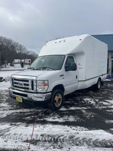 2018 FORD E-350