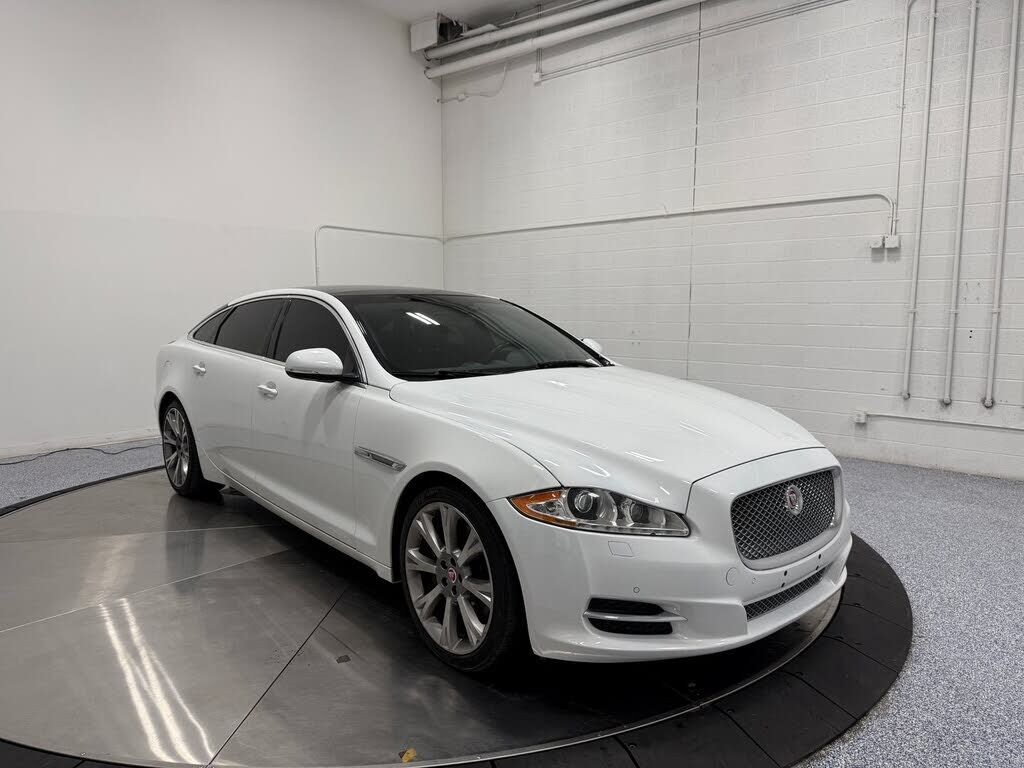 Jaguar XJ