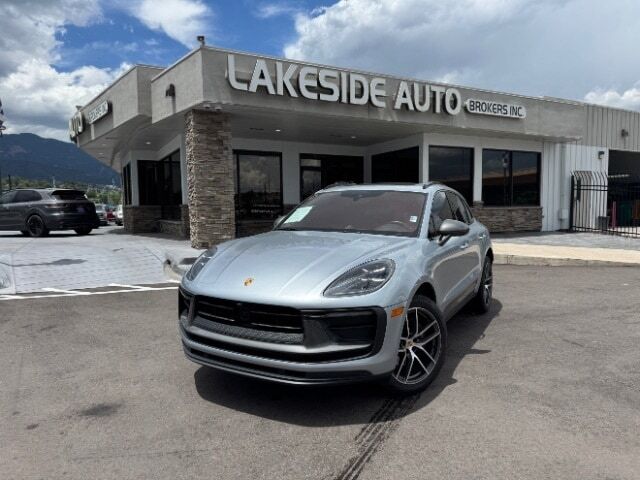 2024 PORSCHE Macan