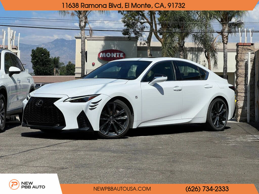 2023 LEXUS IS