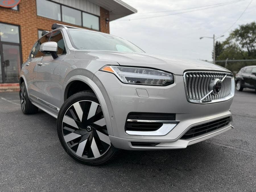 2023 VOLVO XC90