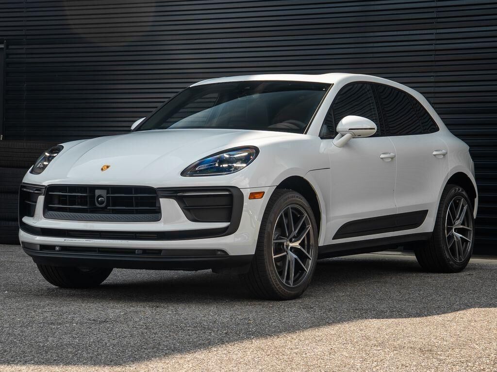 2025 PORSCHE Macan