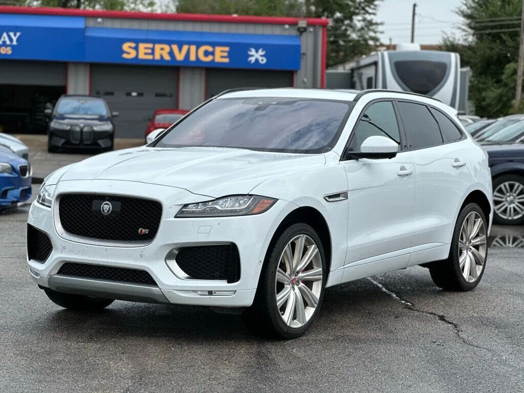 2019 JAGUAR F-Pace