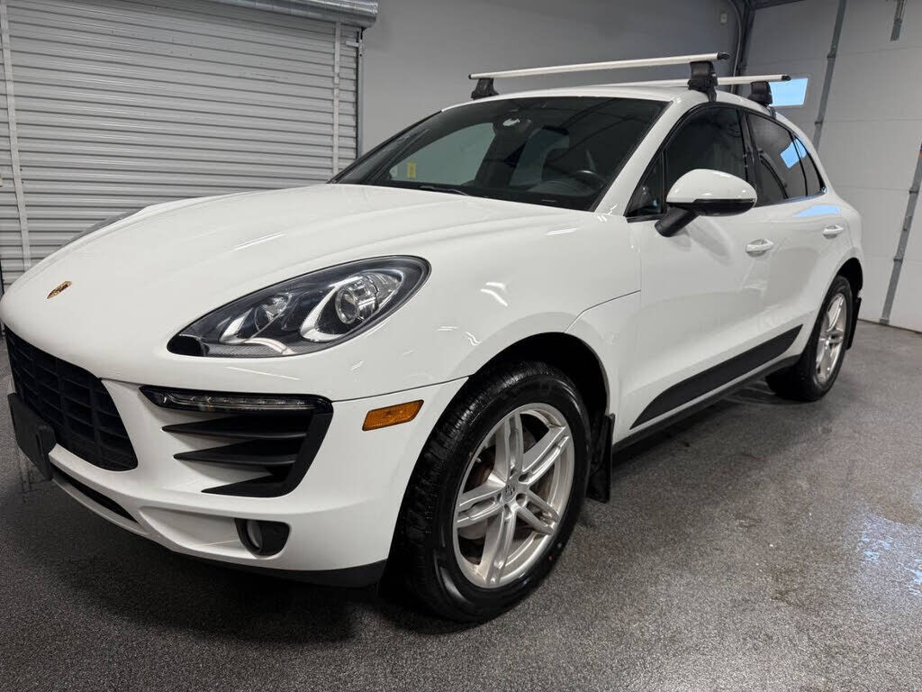 2018 PORSCHE Macan
