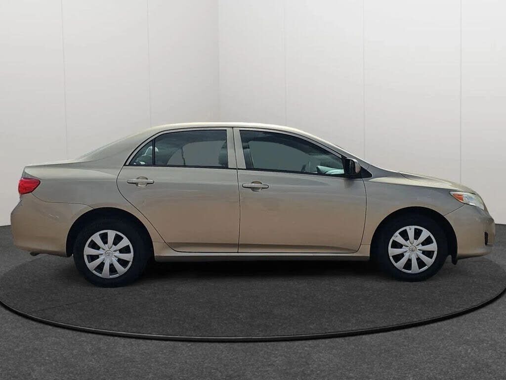 2010 TOYOTA Corolla