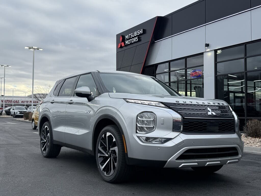 2025 MITSUBISHI Outlander