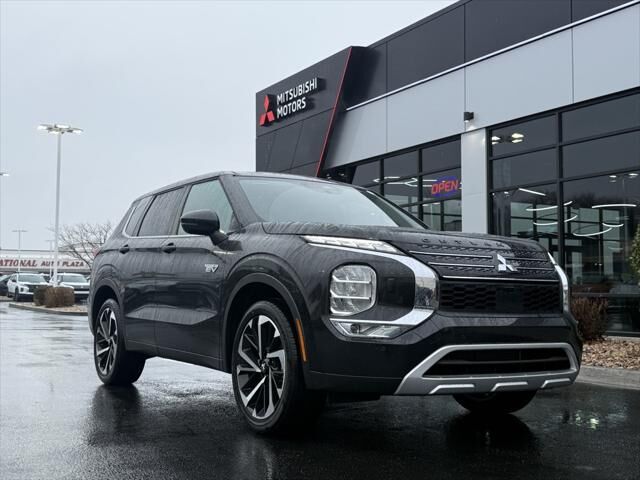 2025 MITSUBISHI Outlander