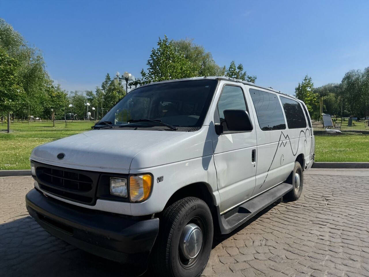 Ford E-350