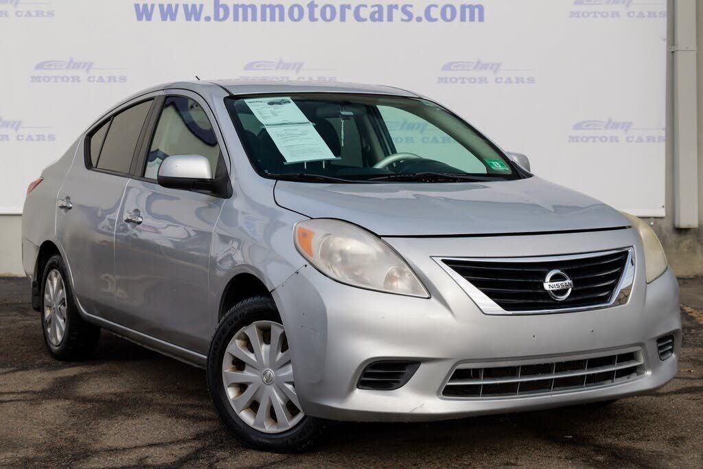 2012 NISSAN Versa