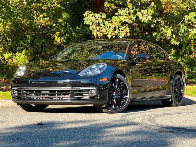 2018 PORSCHE Panamera