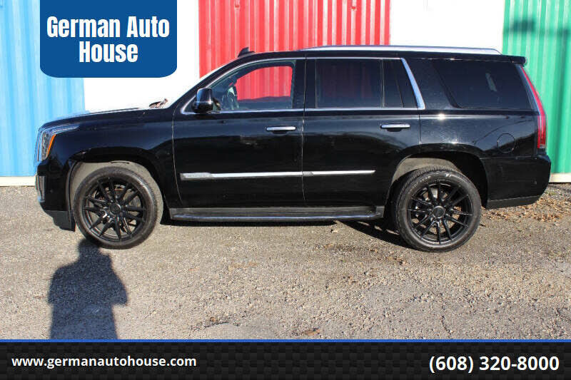 2017 CADILLAC Escalade