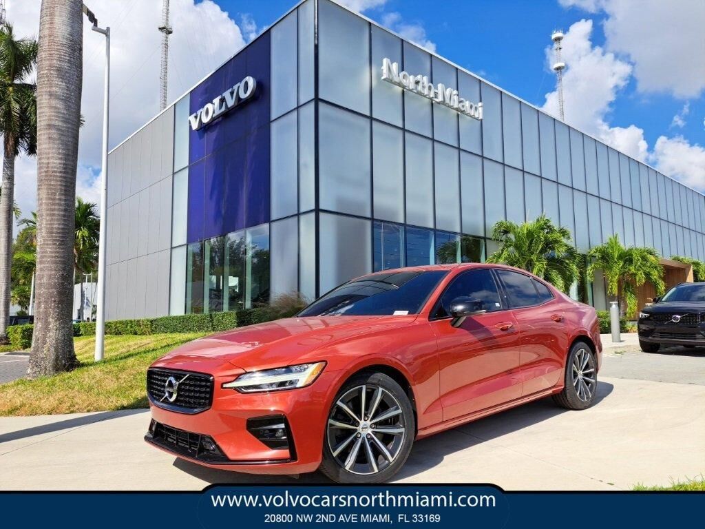 2021 VOLVO S60