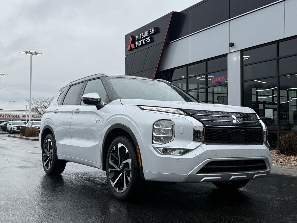 2025 MITSUBISHI Outlander