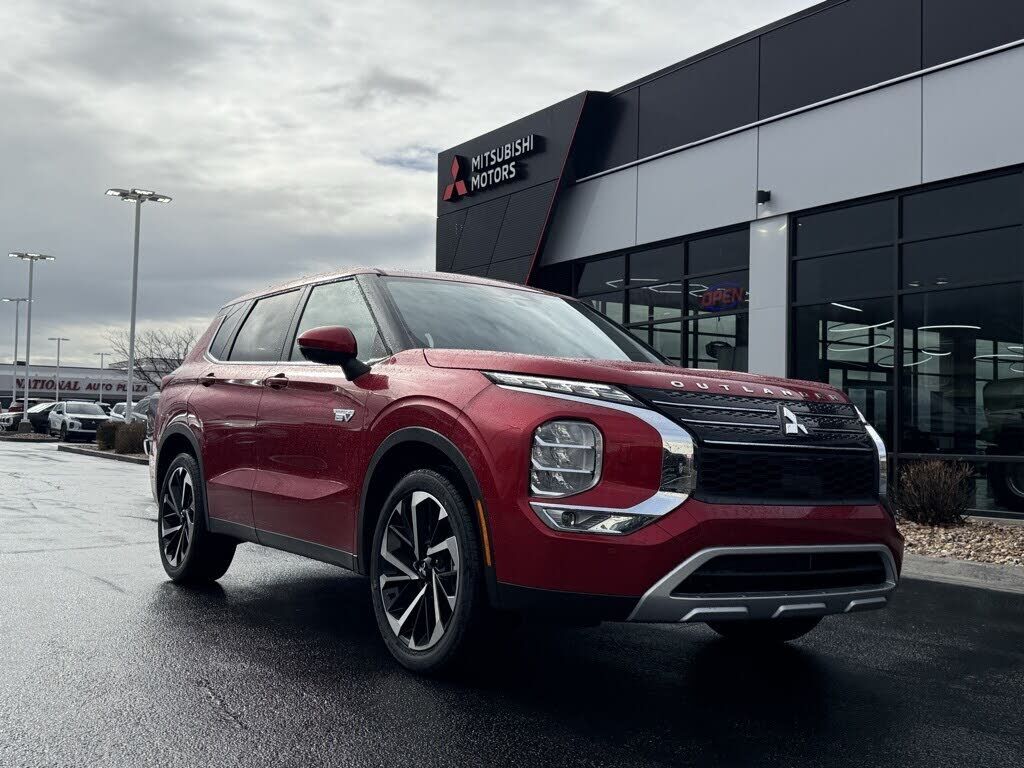 2025 MITSUBISHI Outlander