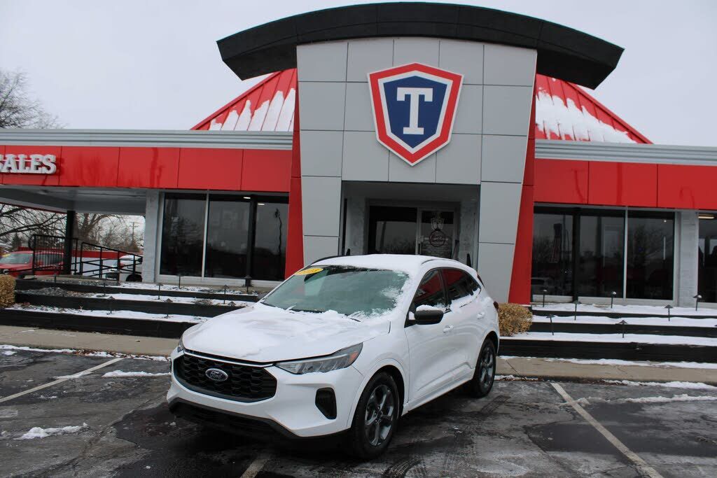 2023 FORD Escape