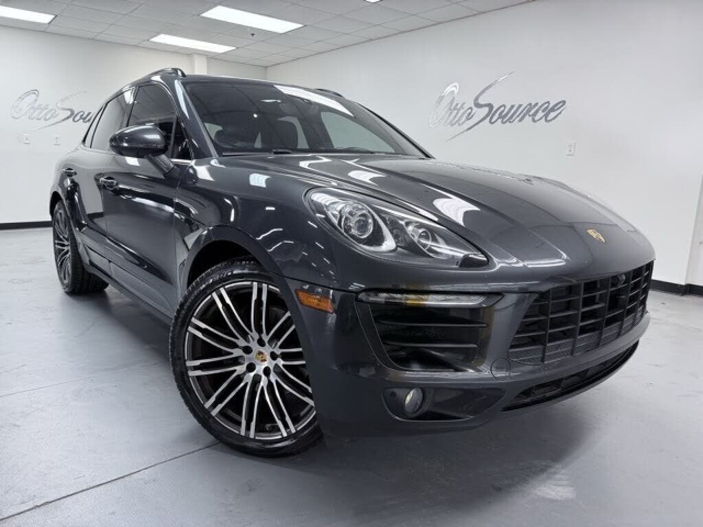 2018 PORSCHE Macan