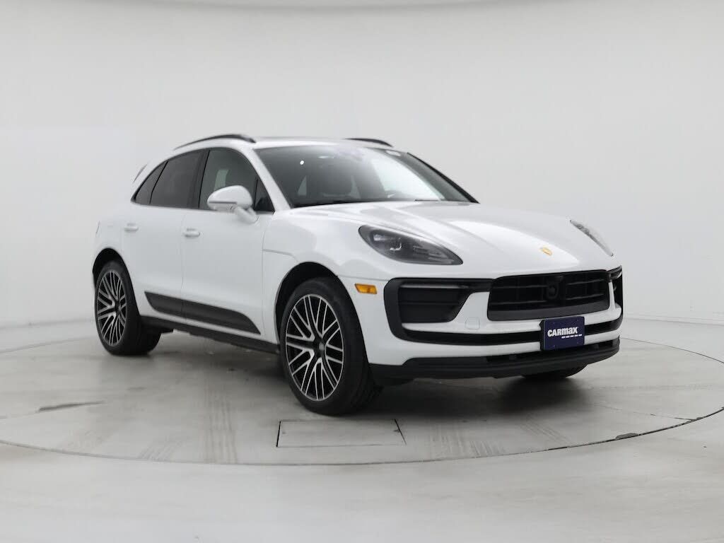 2022 PORSCHE Macan