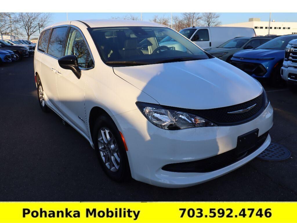 2024 CHRYSLER Voyager