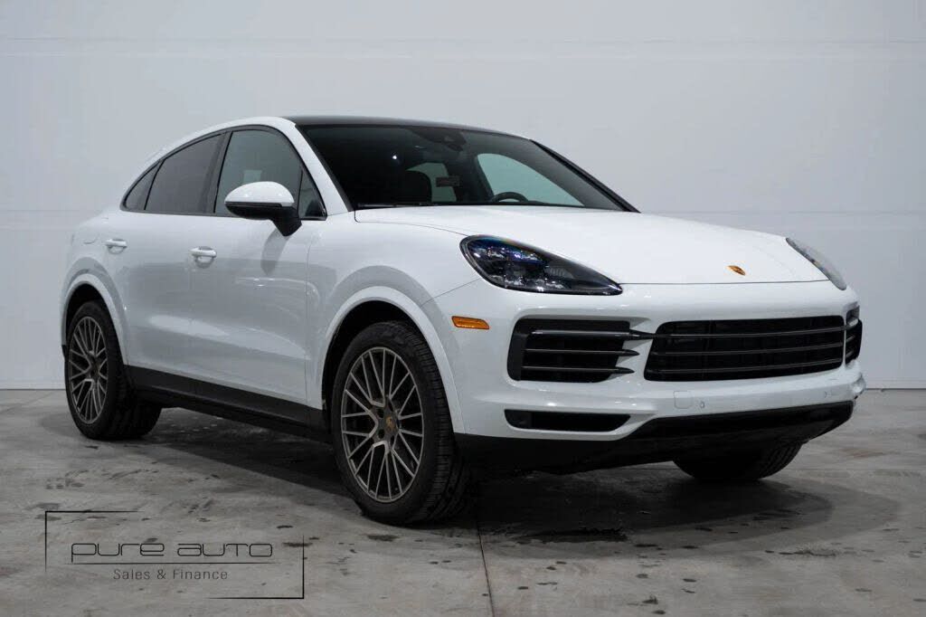 2022 PORSCHE Cayenne