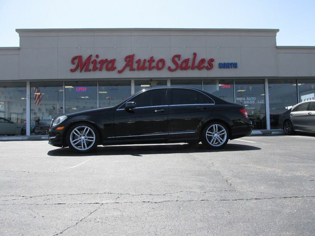 2012 MERCEDES-BENZ C-Class