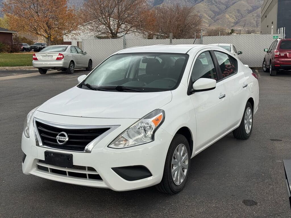 2016 NISSAN Versa