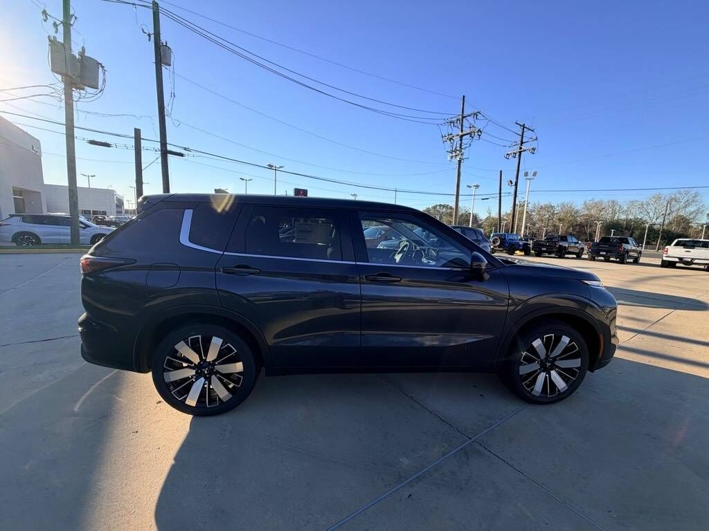 2026 MITSUBISHI Outlander