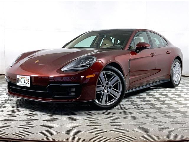 2022 PORSCHE Panamera