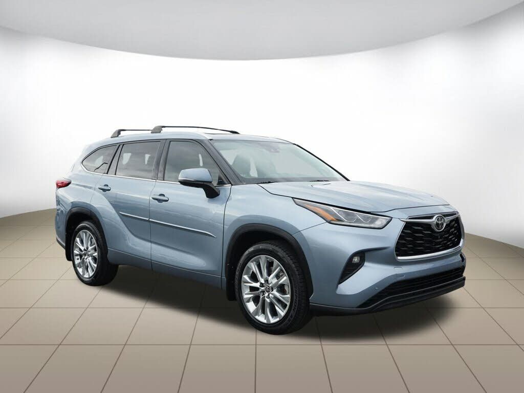 2022 TOYOTA Highlander