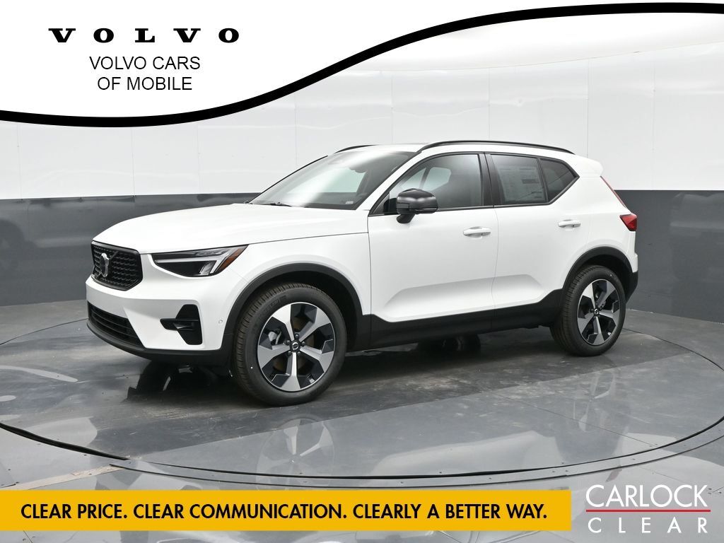 2026 VOLVO XC40