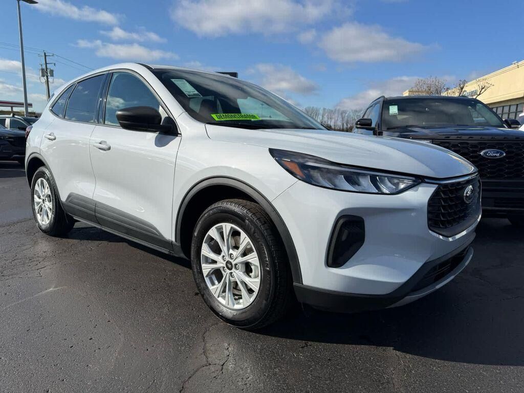2025 FORD Escape