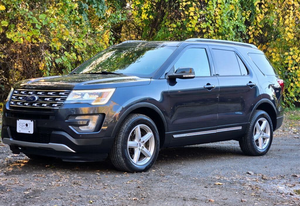 2017 FORD Explorer