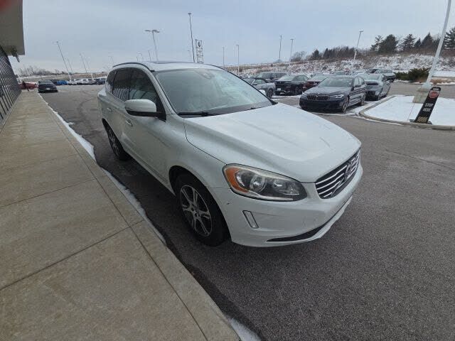 2015 VOLVO XC60