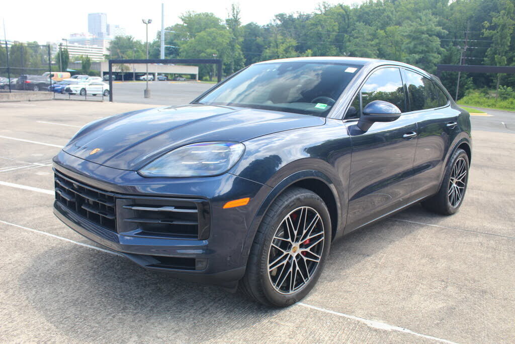 2024 PORSCHE Cayenne