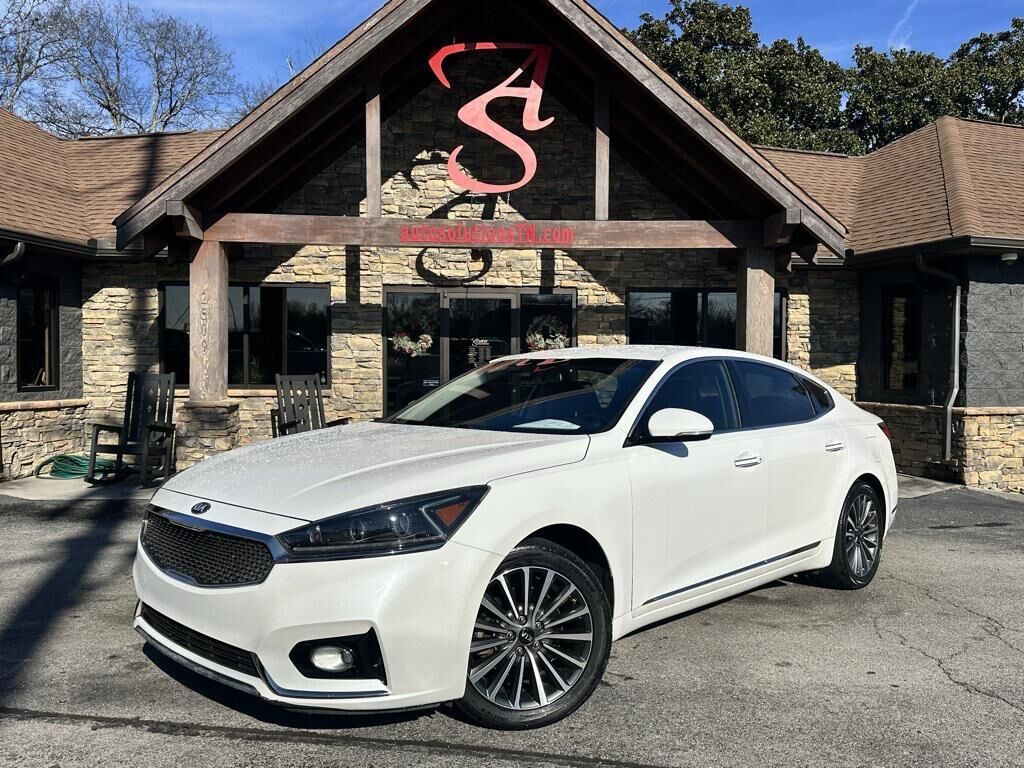 2017 KIA Cadenza