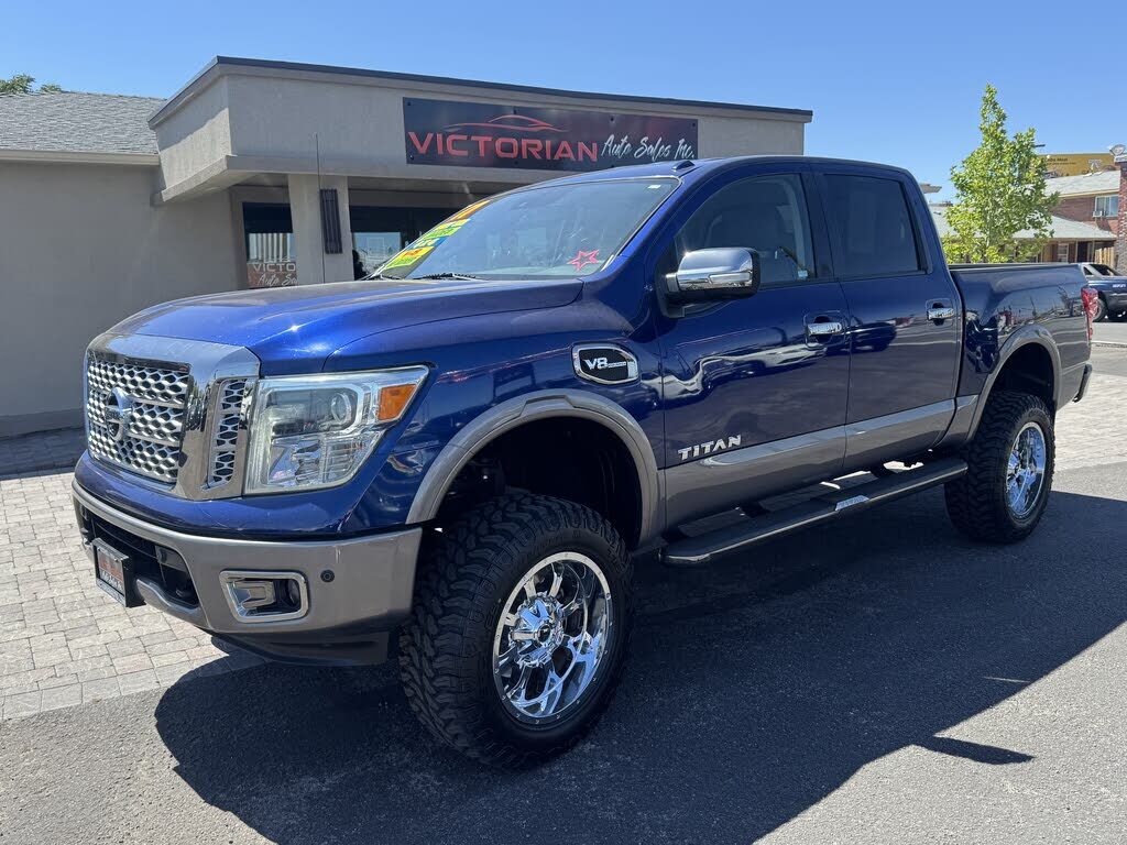 2017 NISSAN Titan