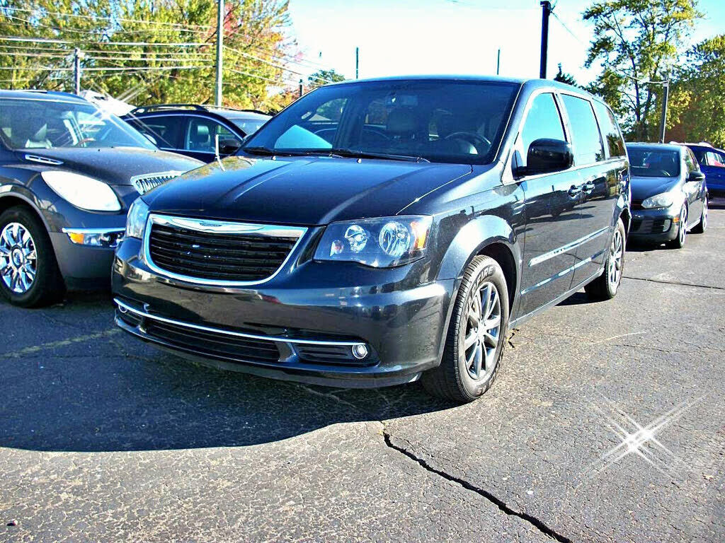 2015 CHRYSLER Town and Country