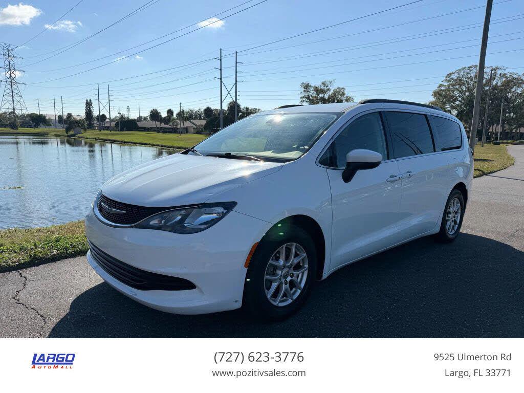 2020 CHRYSLER Voyager