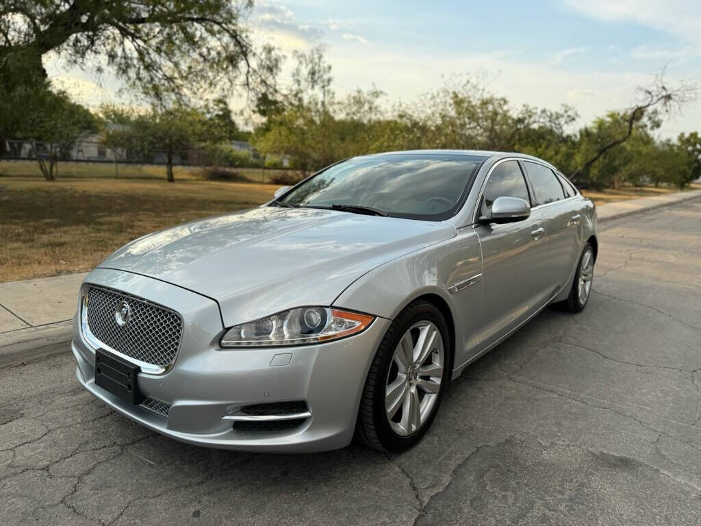 Jaguar XJ