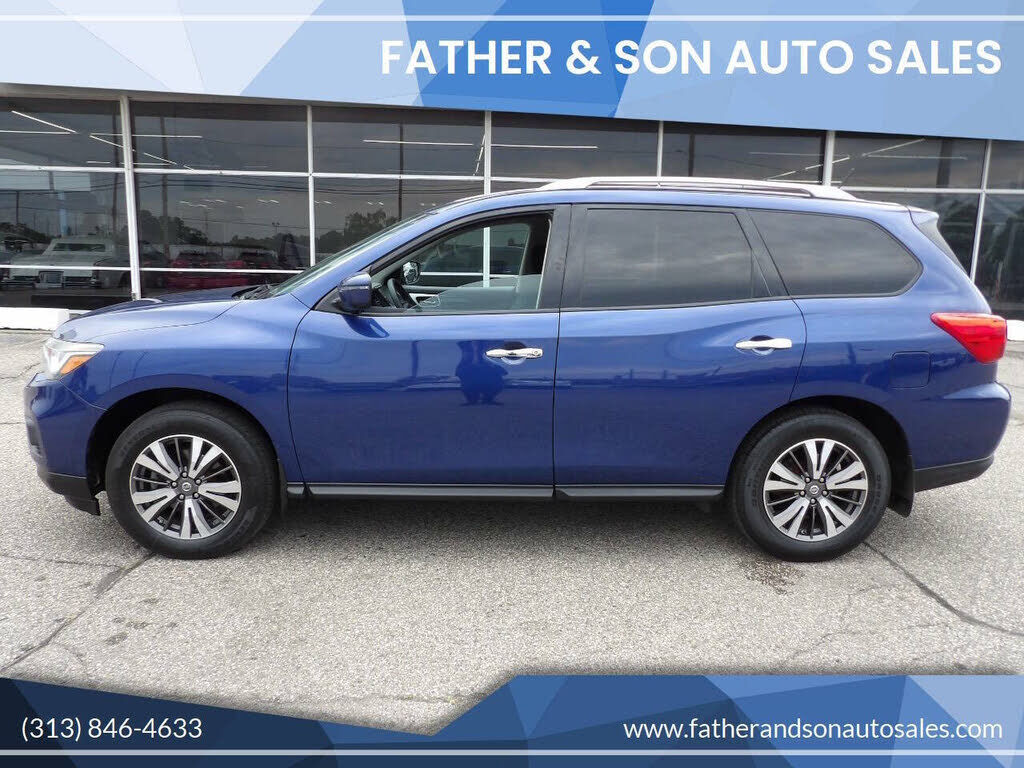 2017 NISSAN Pathfinder