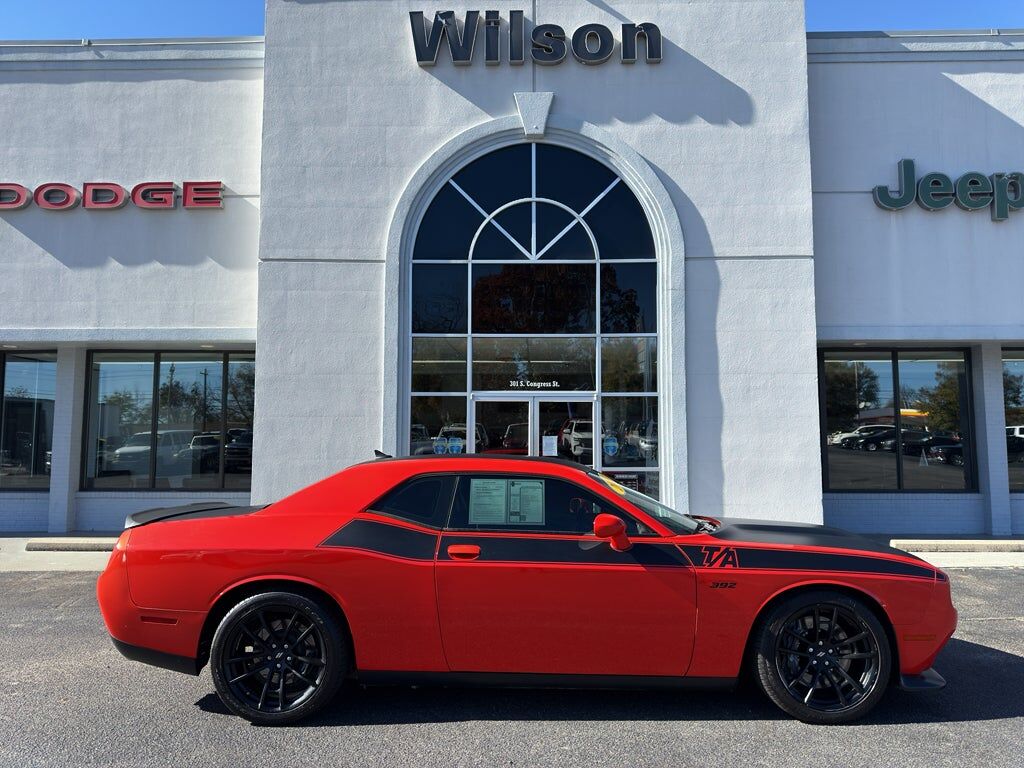2017 DODGE Challenger