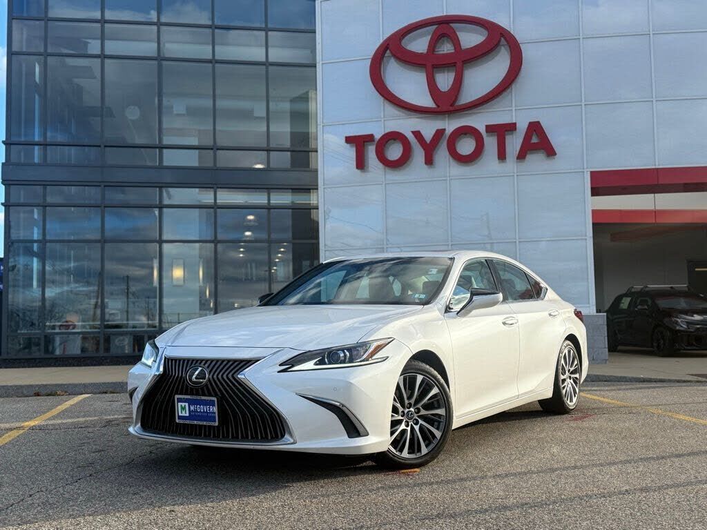 2019 LEXUS ES