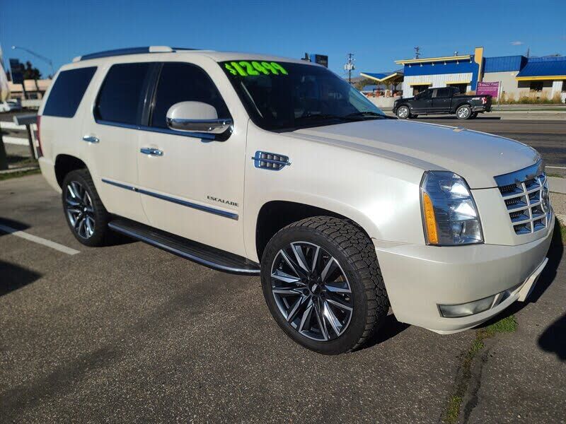 2010 CADILLAC Escalade