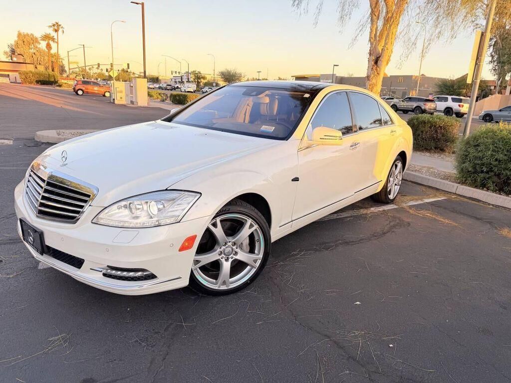 2013 MERCEDES-BENZ S-Class