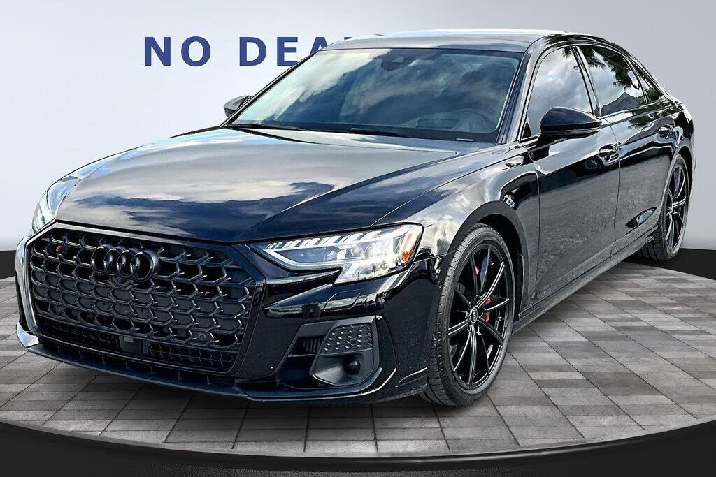 2023 AUDI S8