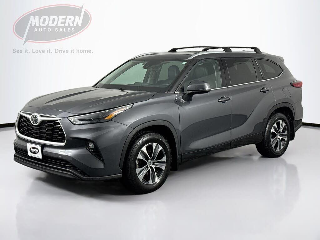 2022 TOYOTA Highlander