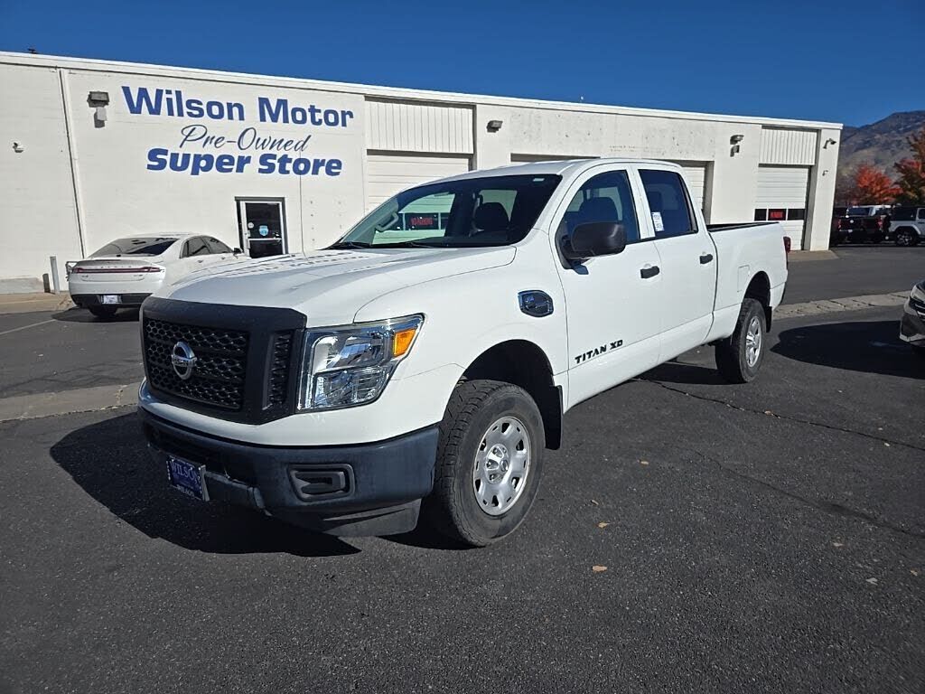 2017 NISSAN Titan