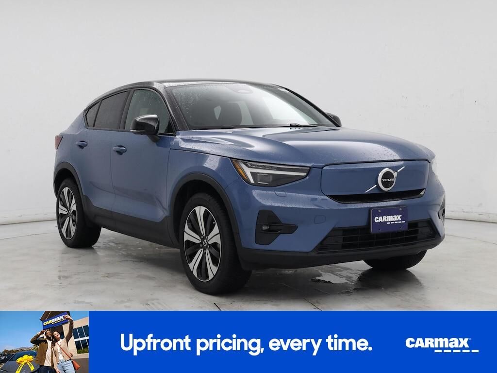 2022 VOLVO C40