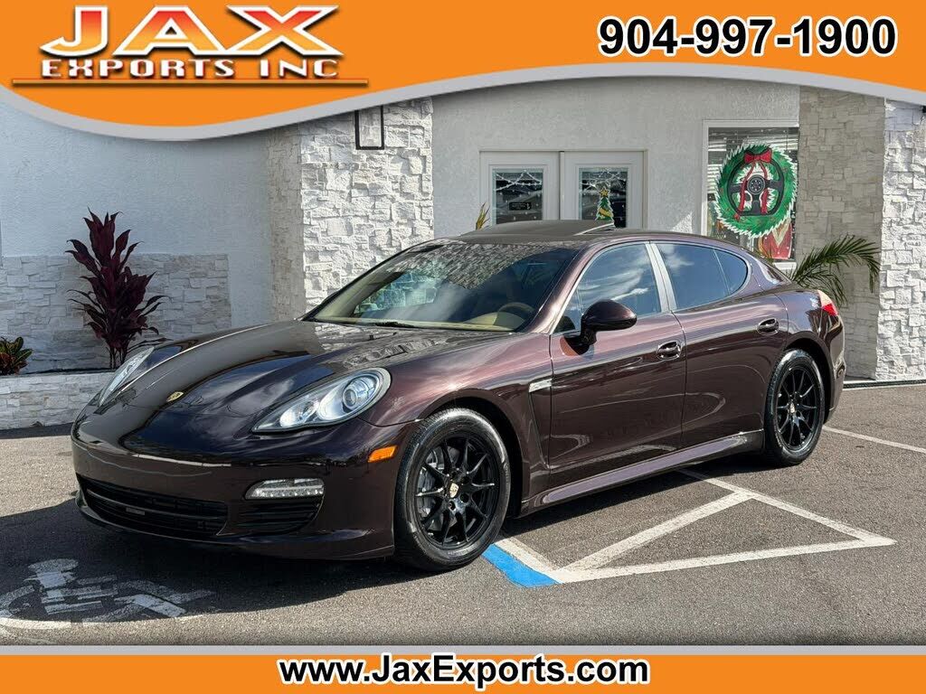 2011 PORSCHE Panamera